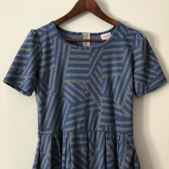 LuLaRoe Dresses & Skirts - LuLaRoe Amelie dress sz M gray & blue geo print